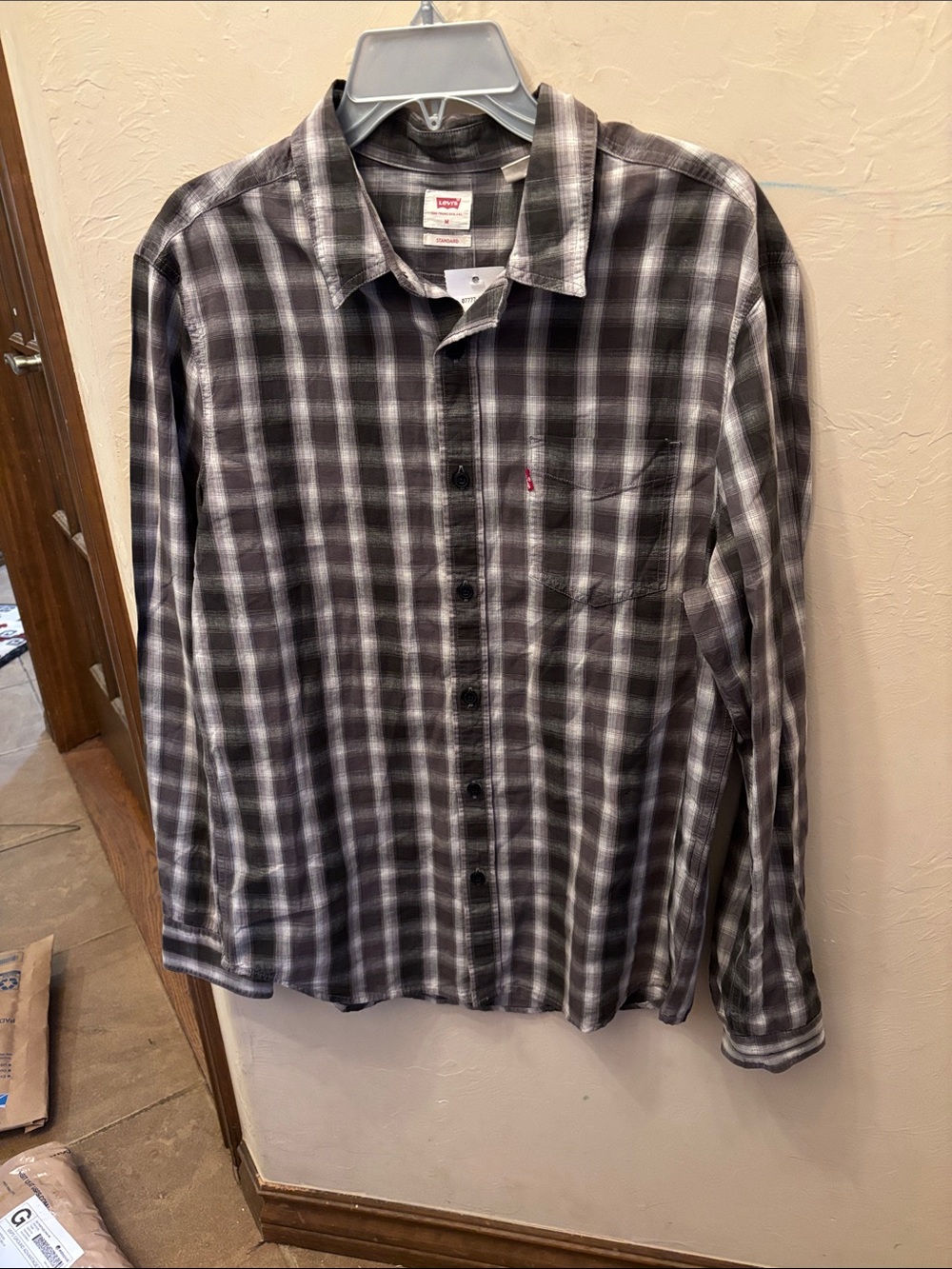 Levi’s button down top! Size Medium
